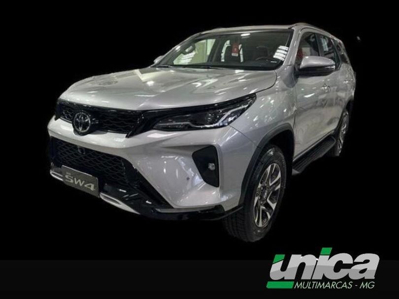 Toyota Hilux SW4 SRX Plat. 4x4 2.8 TB Die. Aut.