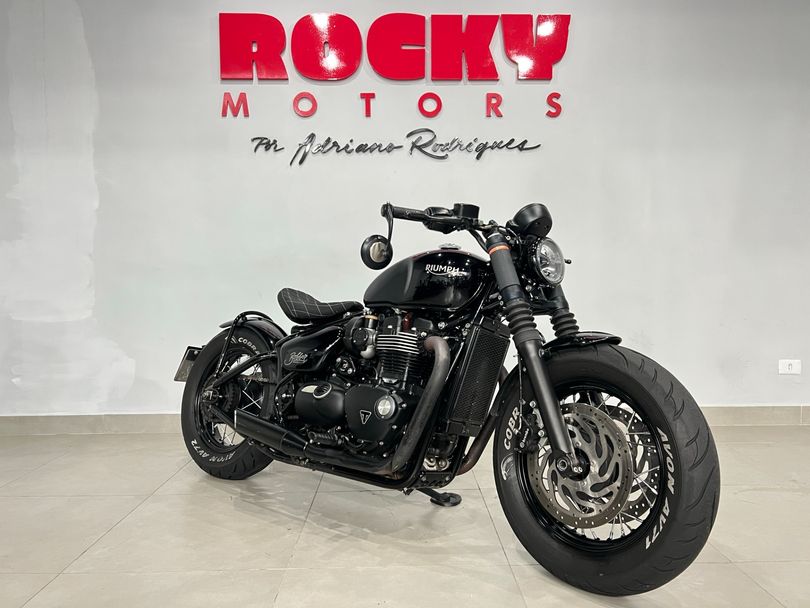 TRIUMPH BONNEVILLE BOBBER BLACK 1200cc