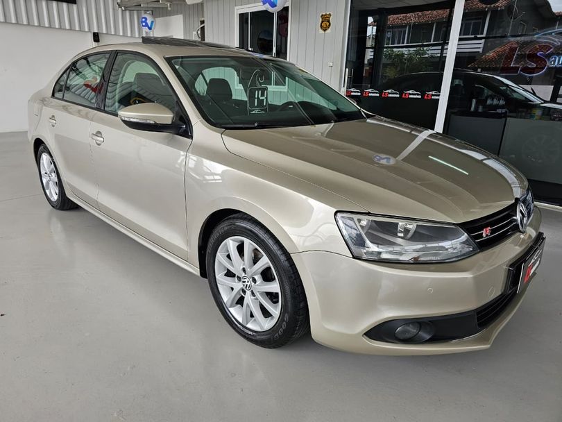 VolksWagen JETTA Comfortline 2.0 T.Flex 8V 4p Tipt.