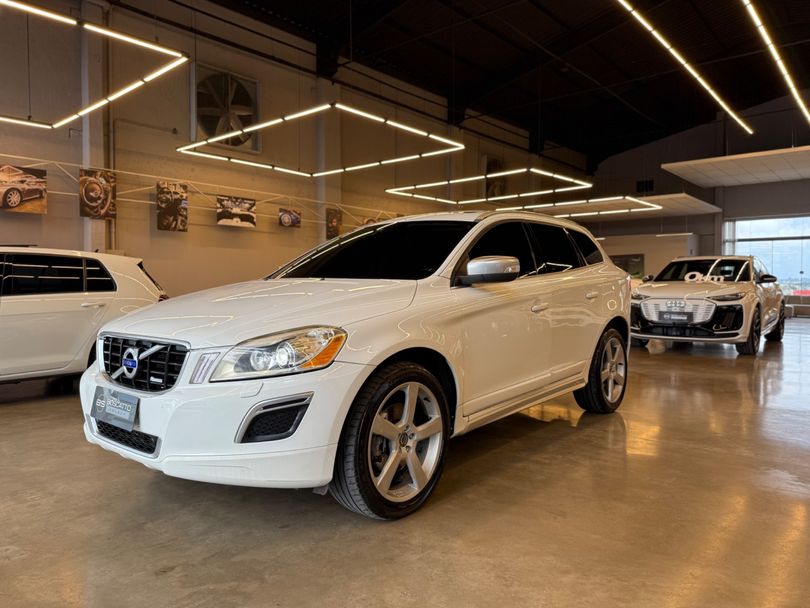 Volvo XC 60 T-5 R-DESIGN 2.0 FWD 5p