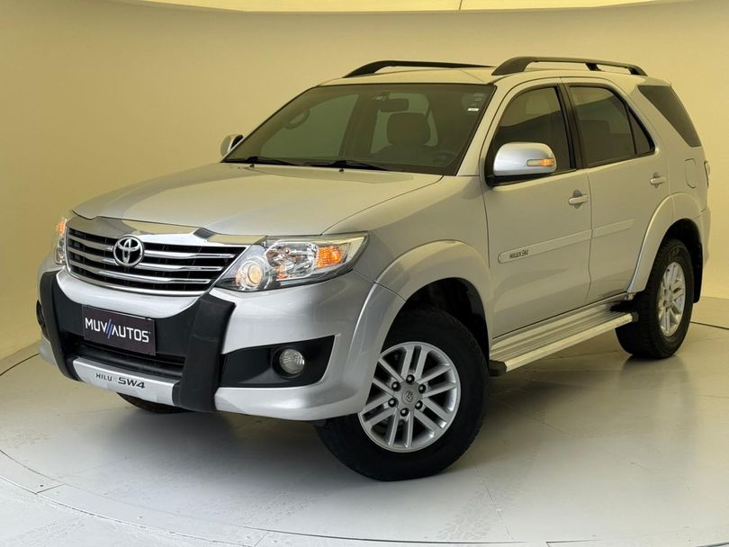 Toyota Hilux SW4 SR 4x2 2.7/ 2.7 Flex 16V Aut.