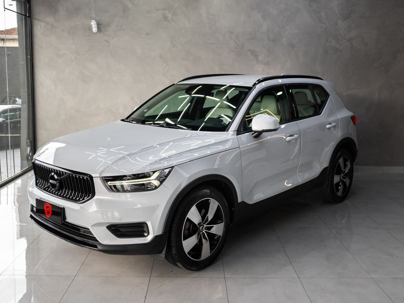 Volvo XC 40 T-4 MOMENTUM 2.0 190cv FWD