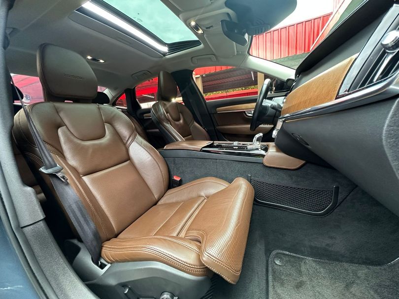 Volvo S90 T-8  INSCRIPT 2.0 AWD 407cv Híbrido