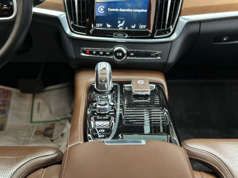 Volvo S90 T-8  INSCRIPT 2.0 AWD 407cv Híbrido
