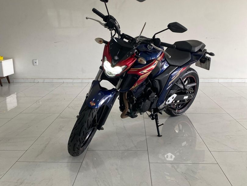 YAMAHA FZ25 250 FAZER CAPITÃ MARVEL FLEX