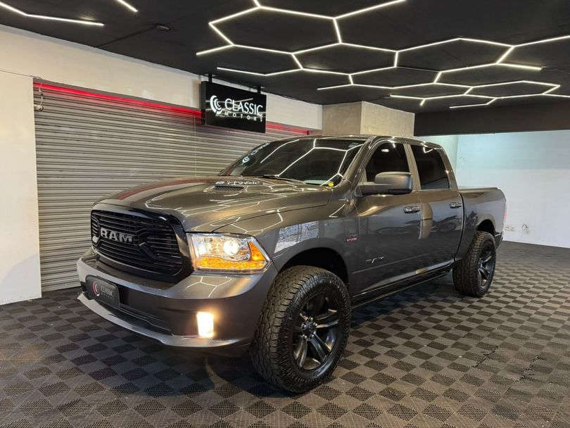 RAM CLASSIC LARAMIE NIGHT ED. 5.7 4X4 Aut.