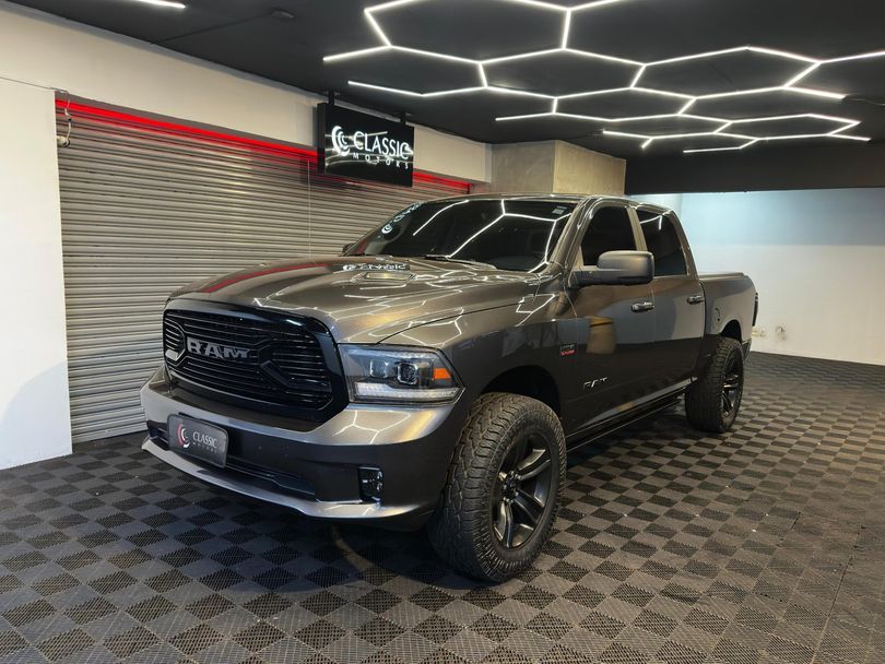 RAM CLASSIC LARAMIE NIGHT ED. 5.7 4X4 Aut.