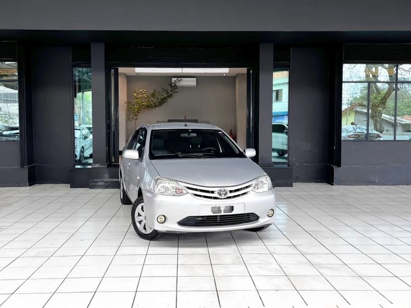 Toyota ETIOS XS Sedan1.5 Flex 16V 4p Mec.