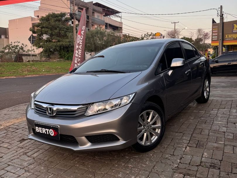 Honda Civic Sedan LXS 1.8/1.8 Flex 16V Aut. 4p