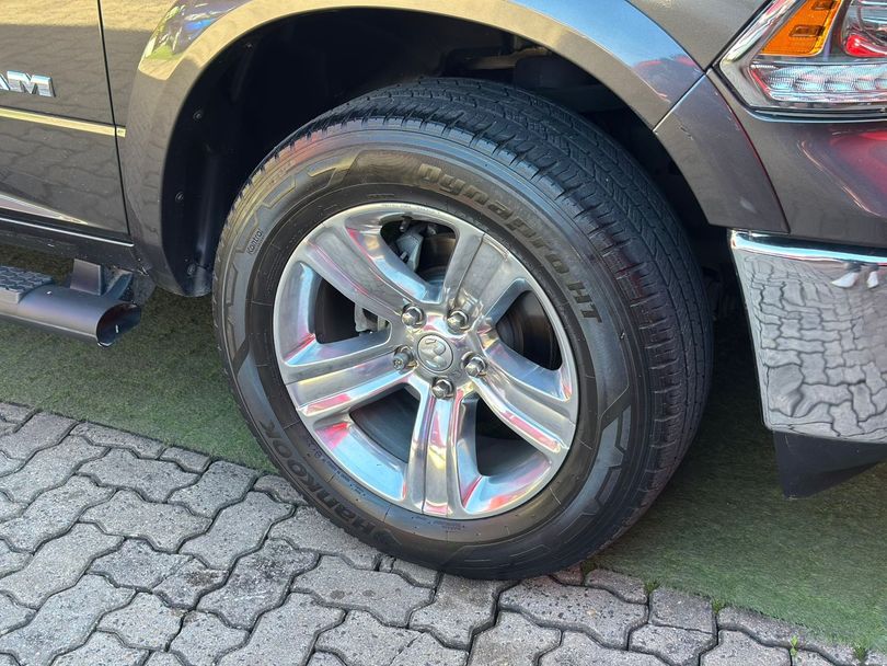 RAM CLASSIC LARAMIE 5.7 CD V8 4X4 Aut.