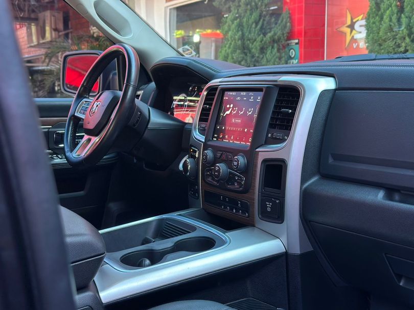 RAM CLASSIC LARAMIE 5.7 CD V8 4X4 Aut.