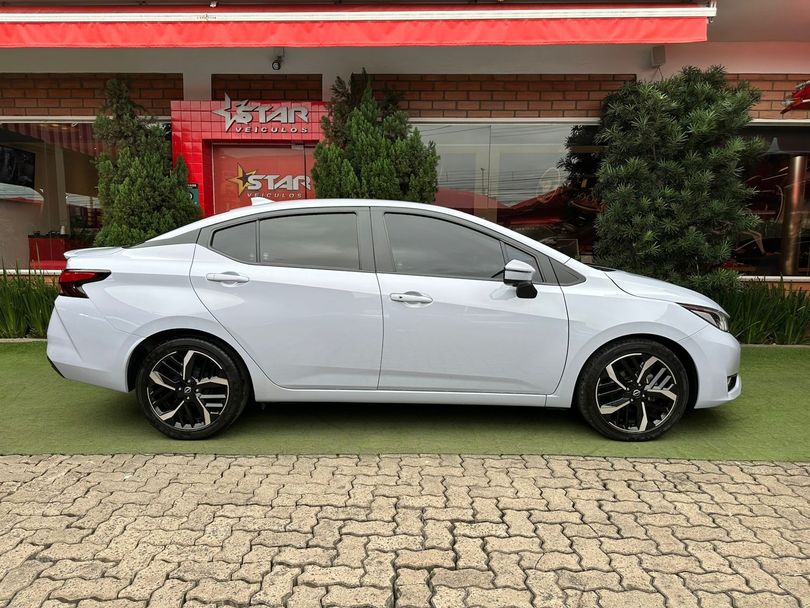 Nissan VERSA Exclusive 1.6 16V Flex Aut.