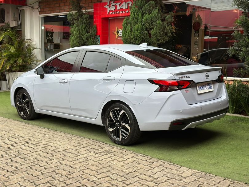 Nissan VERSA Exclusive 1.6 16V Flex Aut.