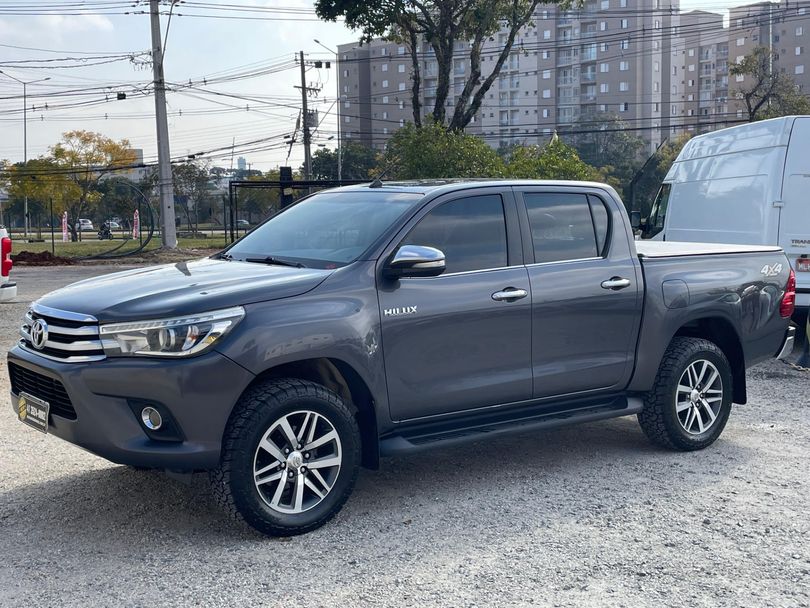 Toyota Hilux CD SRX 4x4 2.8 TDI 16V Diesel Aut.
