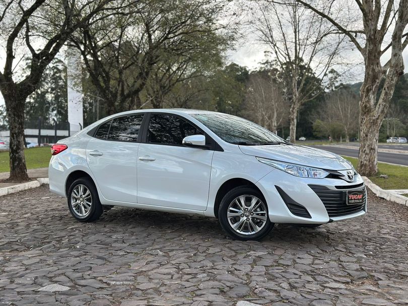 Toyota YARIS XL Live Sedan 1.5 Flex 16V 4p Aut.