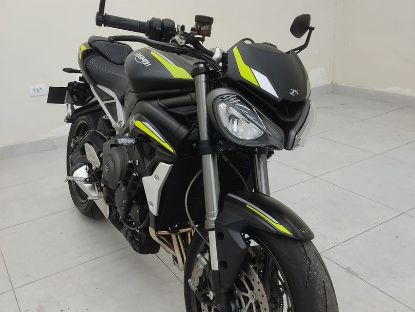 TRIUMPH STREET TRIPLE 765 RS