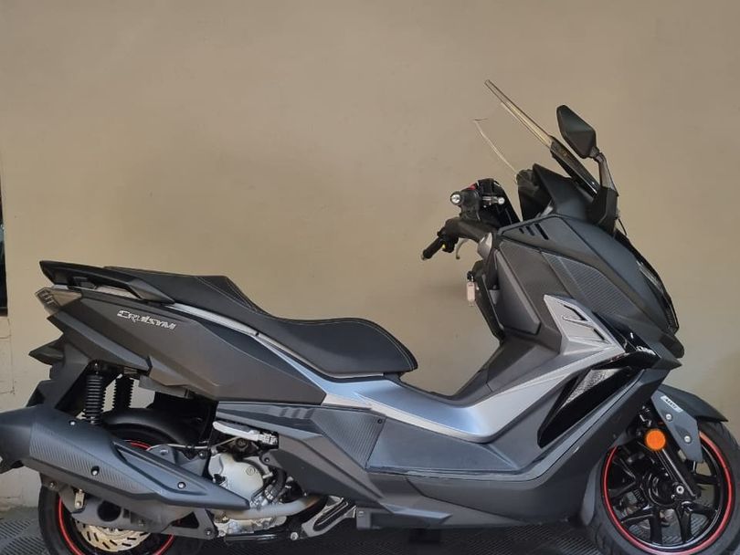 DAFRA CRUISYM 300 