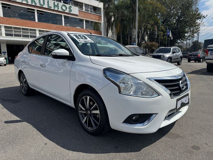 Nissan VERSA SL 1.6 16V FlexStart 4p Aut.