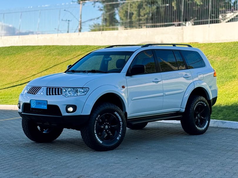 Mitsubishi Pajero DAKAR 3.2 4x4 T.I. Dies. 5p Aut.
