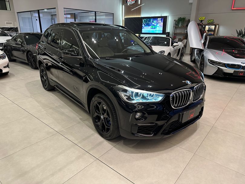 BMW X1 SDRIVE 20i X-Line 2.0 TB Active Flex