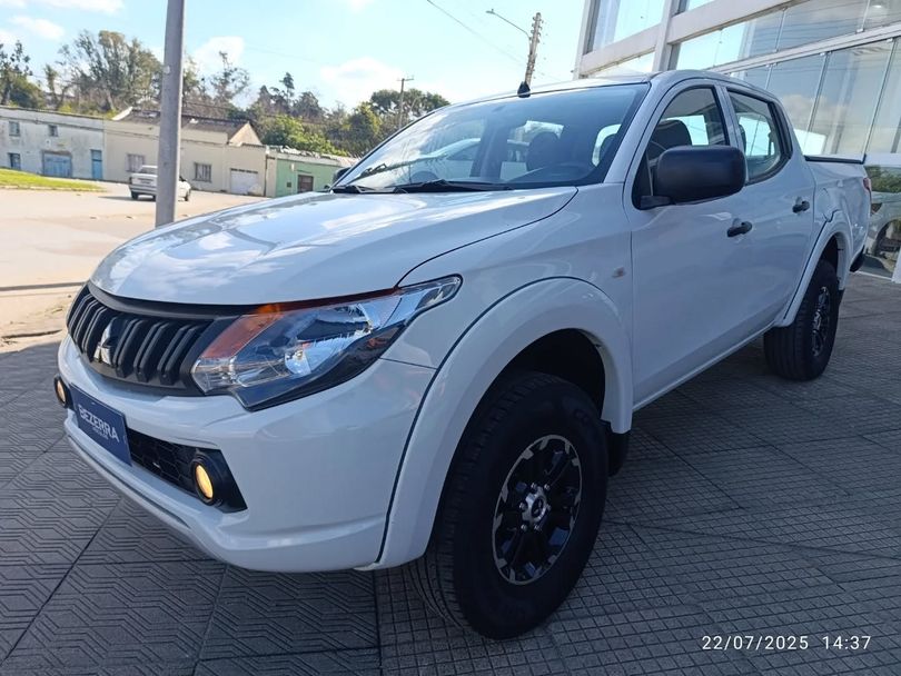Mitsubishi L200 Tri. Outdo. GLS 2.4 CD 4x4 Die. Aut