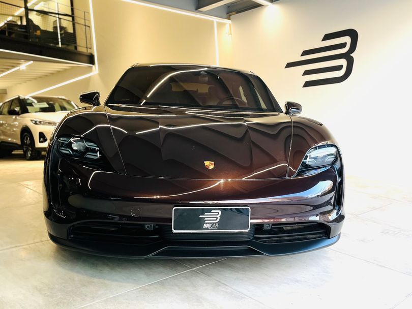 Porsche Taycan 4S (Elétrico)