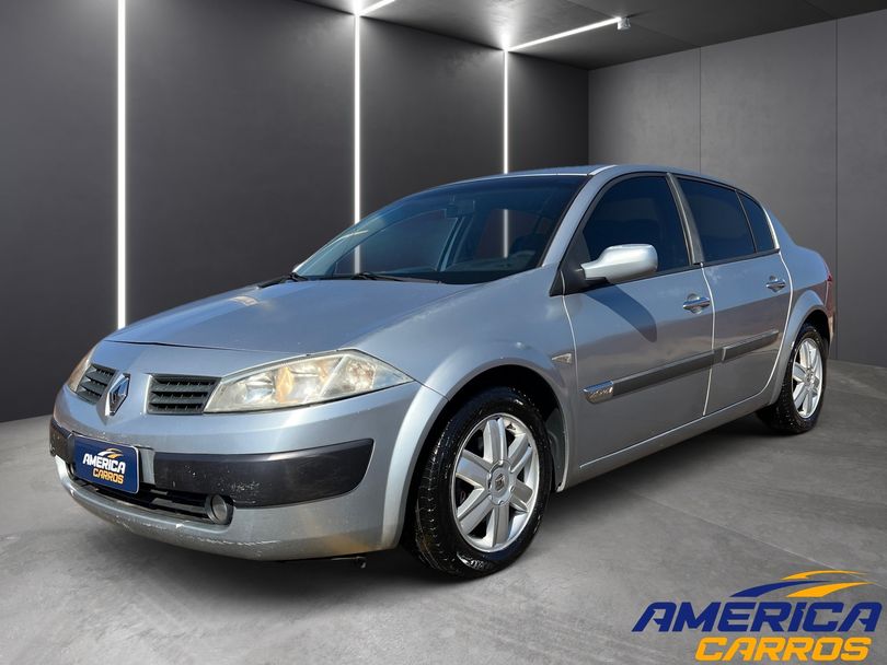 Renault Megane Sedan Dynamique 2.0 16V Mec.