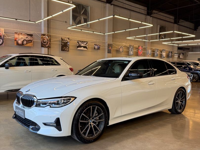 BMW 330i Sport 2.0 TB 16V 4p