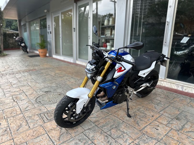 BMW F 900 R Sport Plus