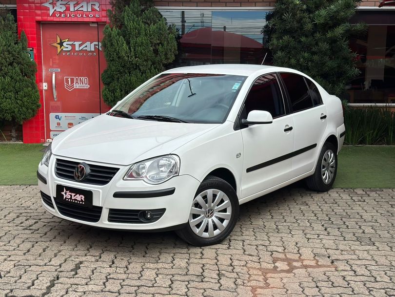 VolksWagen Polo Sedan 1.6 Mi Total Flex 8V 4p