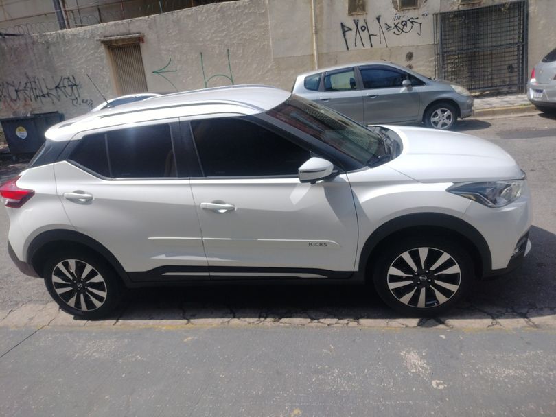 Nissan KICKS SL 1.6 16V FlexStar 5p Aut.