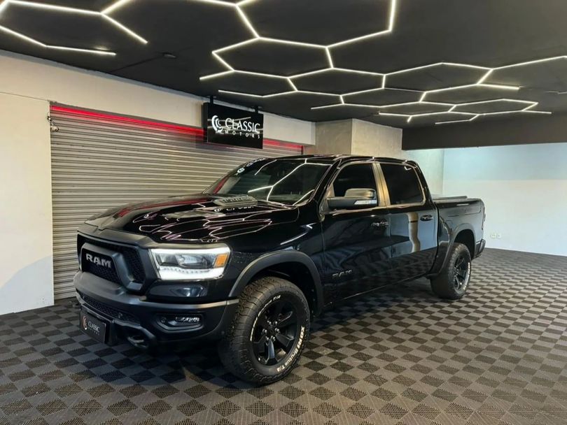 RAM 1500 REBEL 5.7 HEMI CD V8 4x4 Aut.