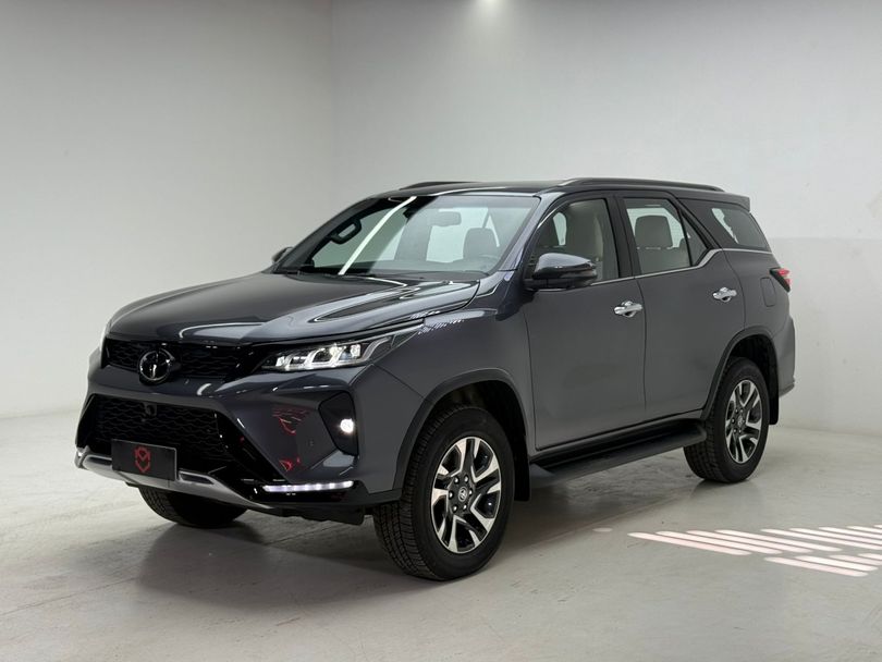 Toyota Hilux SW4 Diamond 2.8 TB 4x4 Die. Aut.
