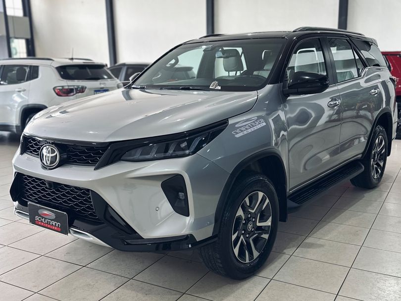 Toyota Hilux SW4 Diamond 2.8 TB 4x4 Die. Aut.