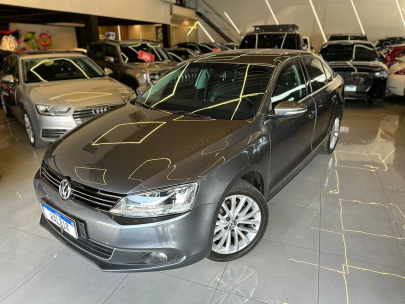 VolksWagen JETTA Highline 2.0 TSI 16V 4p Tiptronic