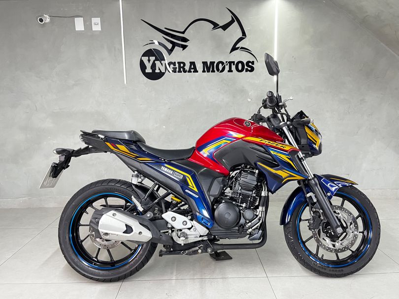 YAMAHA FZ25 FAZER FLEX CAPITÃ MARVEL