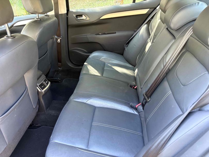 Citroën C4 LOUNGE Tendance 1.6 Turbo 4p Aut