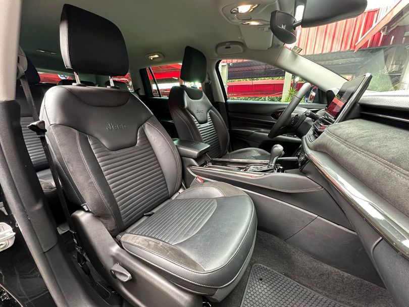 Jeep Commander Limited T270 1.3 TB Flex Aut.