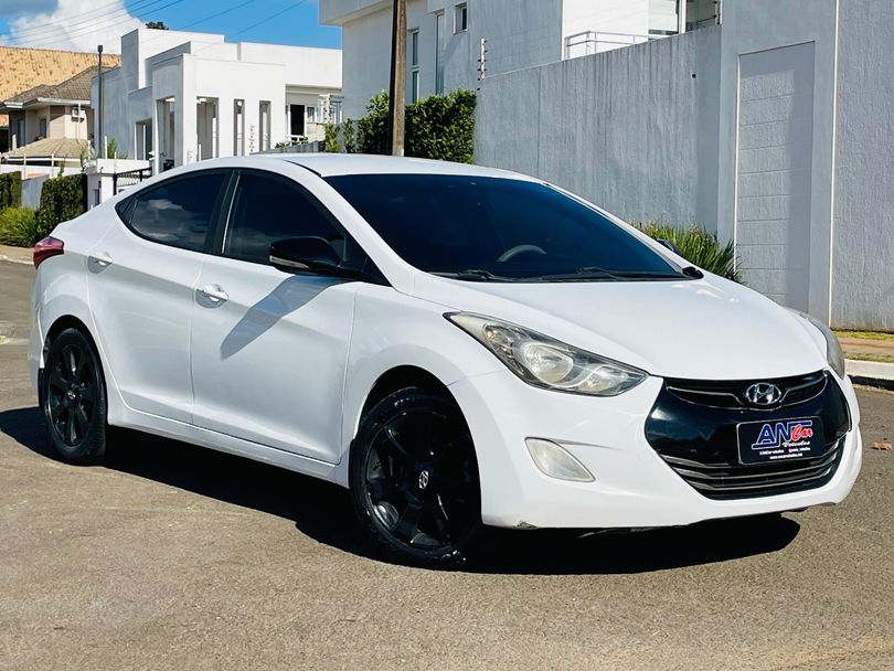 Hyundai Elantra GLS 1.8 16V Aut.