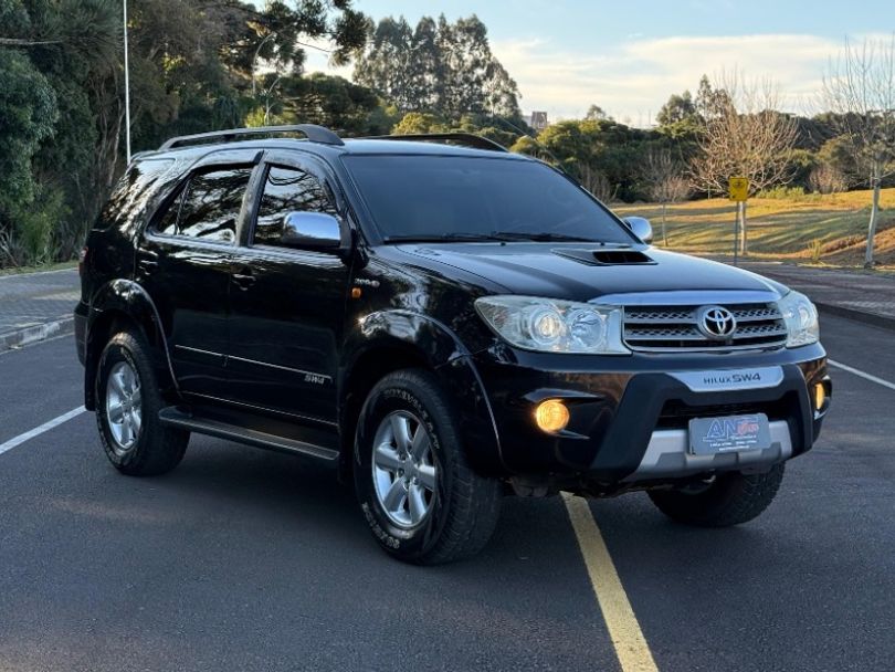 Toyota Hilux SW4 SRV D4-D 4x4 3.0 TDI Dies. Aut