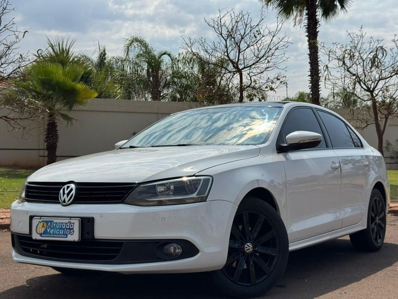 VolksWagen JETTA Comfortline 2.0 T.Flex 8V 4p Tipt.