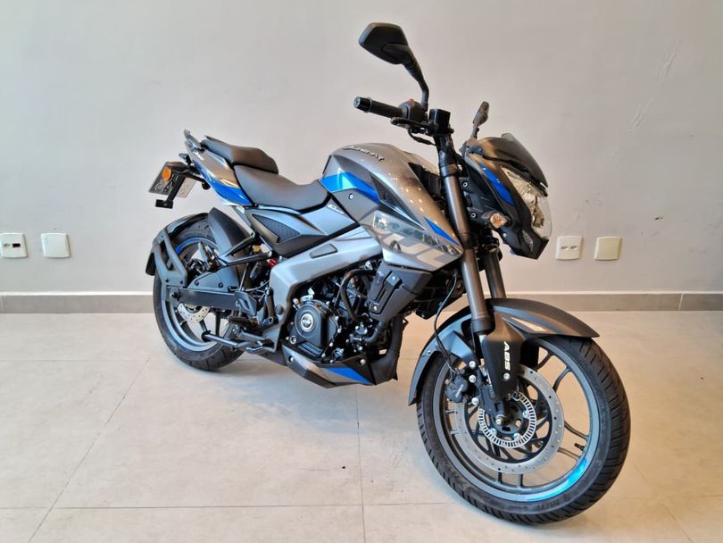 BAJAJ DOMINAR 200