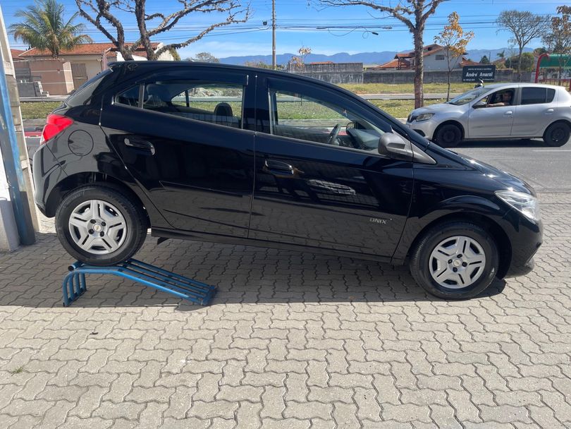 Chevrolet ONIX HATCH LT 1.0 8V FlexPower 5p Mec.