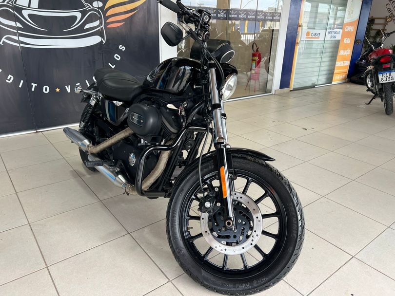 Harley XL 883 R