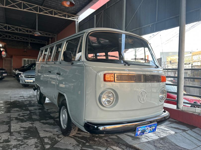 VolksWagen Kombi Standard/ Luxo/ Série Prata