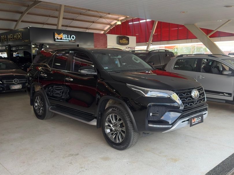 Toyota Hilux SW4 SRX 4x4 2.8 TDI 16V Dies. Aut.