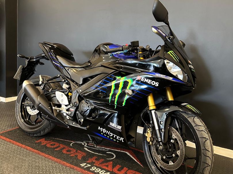YAMAHA YZF R-3 321/ABS