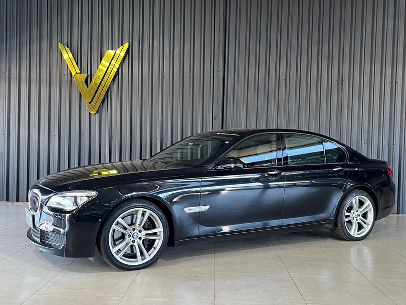 BMW 750i M Sport Sedan 4.4 V8 450cv Aut.