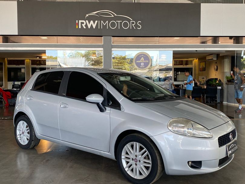 Fiat Punto ESSENCE Dualogic 1.8 Flex 16V 5p
