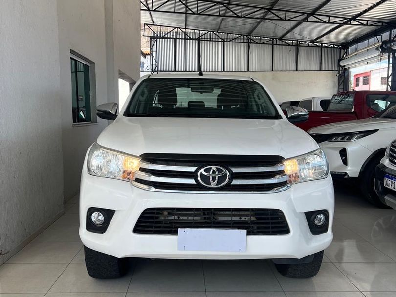 Toyota Hilux CD 4x4 2.8 Diesel Mec.